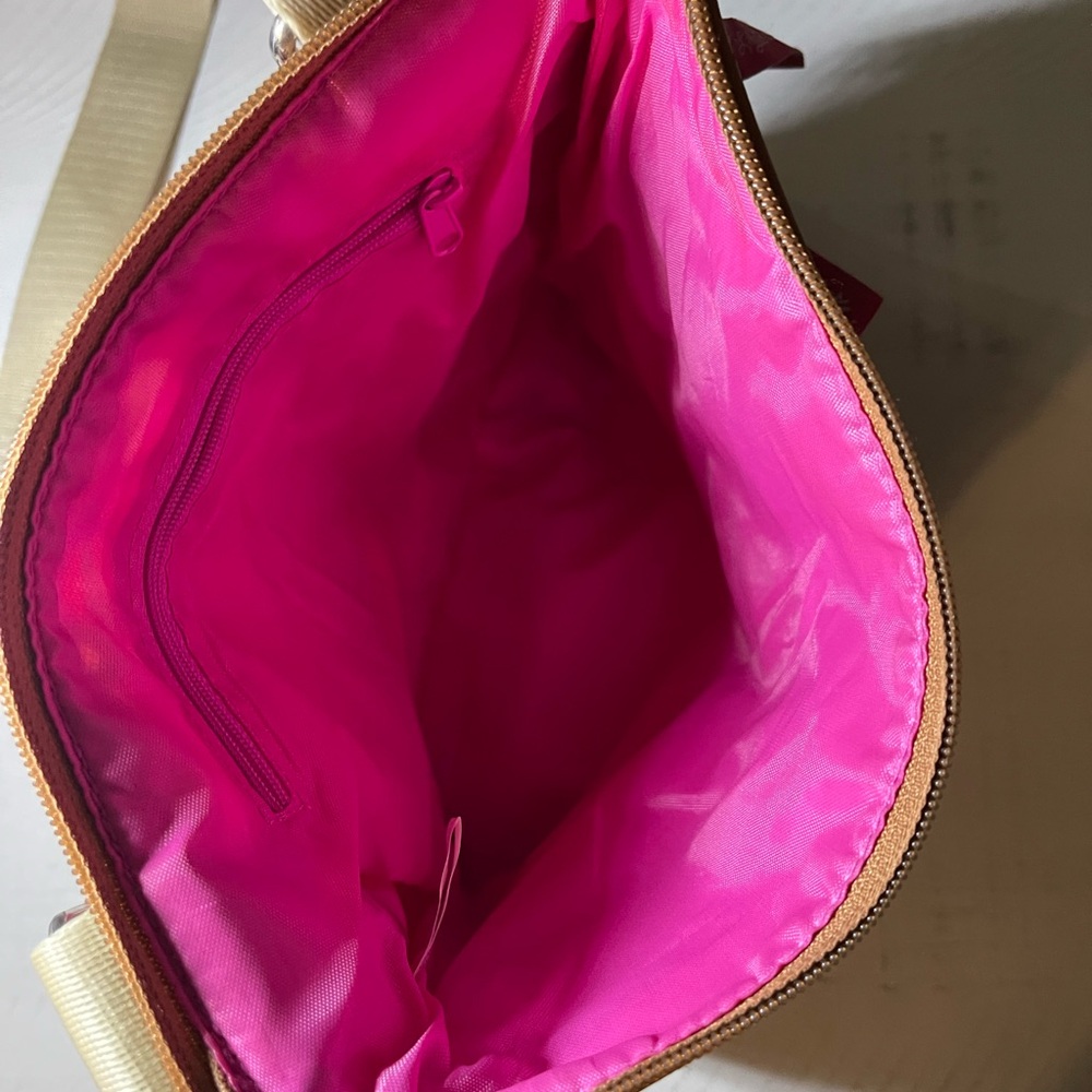 Lily Bloom Vibrant Colors Crossbody Bag W/Adjustable Strap and zip close. - Picture 8 of 12